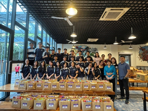 NHỮNG TẤM LÒNG CAO CẢ