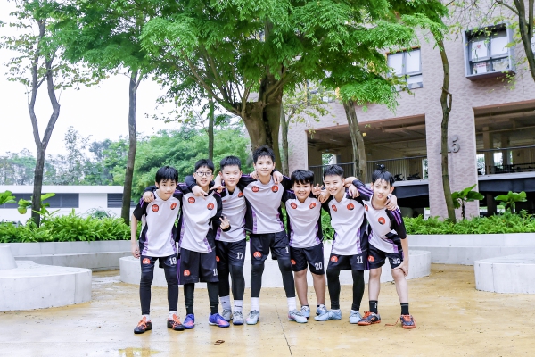 THCS-VH | M&Ugrave;A B&Oacute;NG TR&Agrave;N NGẬP HẠNH PH&Uacute;C