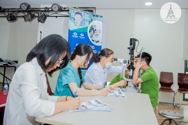 MẮT SÁNG HỌC ĐƯỜNG, BỪNG SÁNG TẦM NHÌN